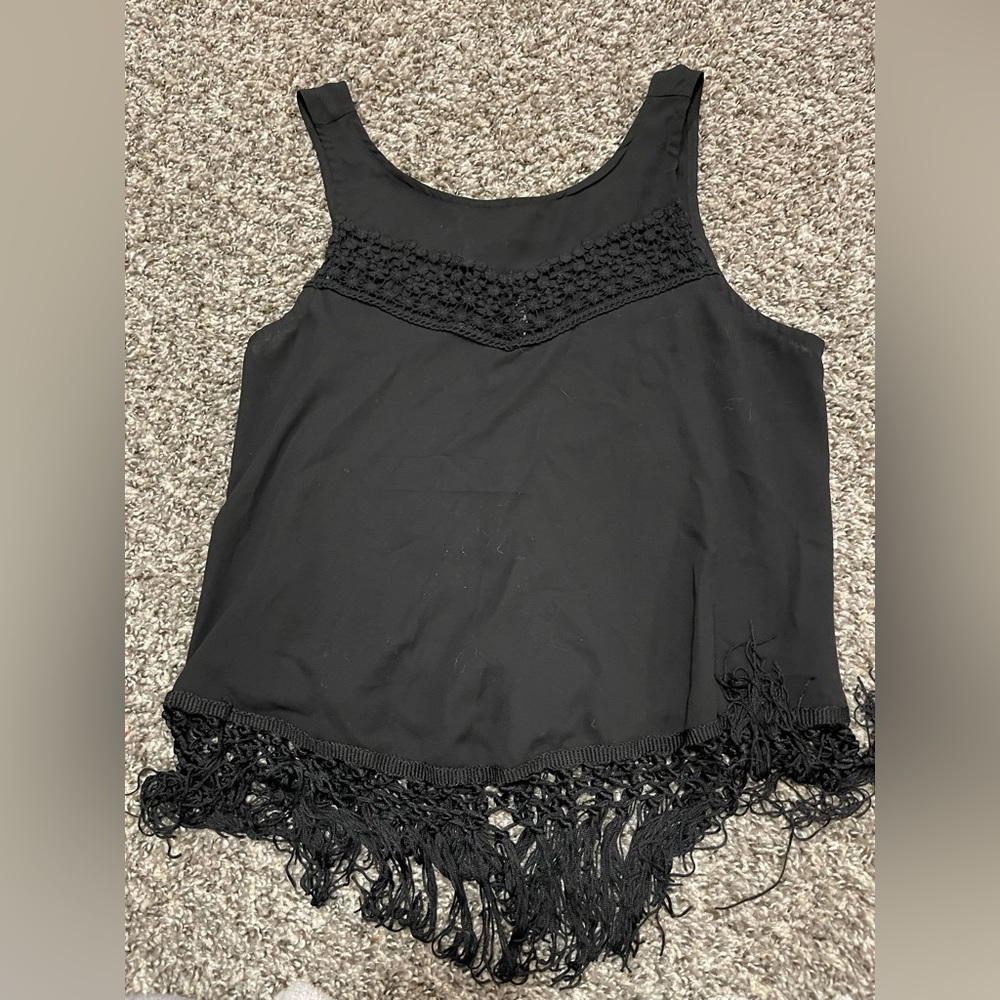 Black chiffon sleeveless tassel shirt